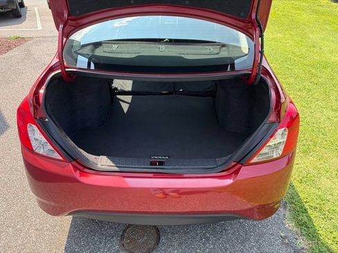 Used 2019 Nissan Versa SV FWD image 8