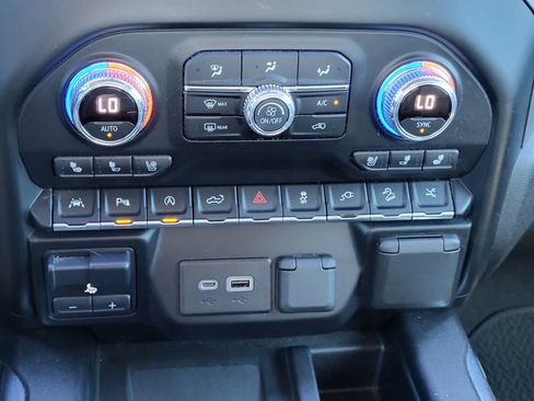 Used 2020 GMC Sierra 1500 Denali w/ Denali Ultimate Package AWD/4WD image 20