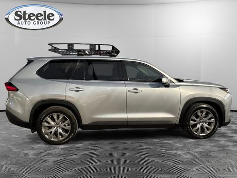 Used 2024 Toyota Grand Highlander Limited image 6