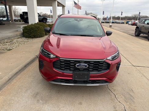 Used 2024 Ford Escape ST-Line image 2