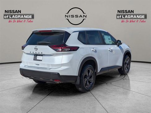 New 2026 Nissan Rogue SV image 5