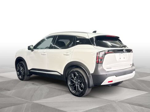 Used 2026 Nissan Kicks SR w/ SR Premium Package AWD/4WD image 6