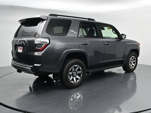 Used 2022 Toyota 4Runner TRD Off-Road Premium AWD/4WD image 8