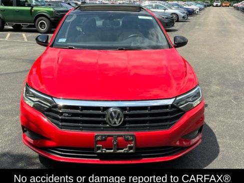 Used 2019 Volkswagen Jetta R-Line w/ R-Line Cold Weather Package FWD image 2