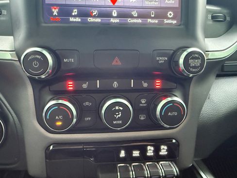 Used 2019 RAM 1500 Big Horn image 11