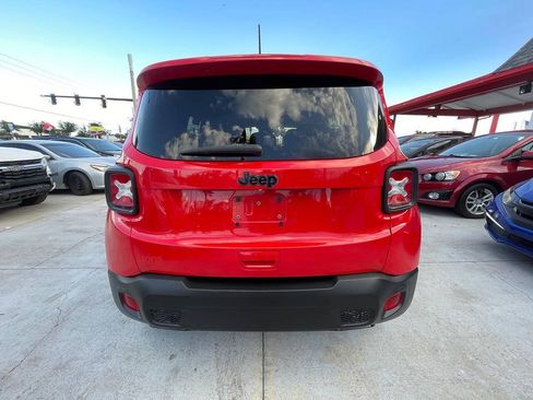 Used 2020 Jeep Renegade Altitude FWD image 5