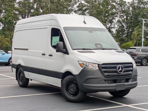 New 2025 Mercedes-Benz Sprinter 2500 image 2