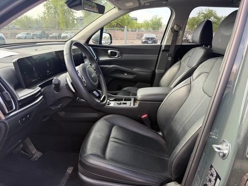 Used 2025 Kia Sorento EX w/ EX Panoramic Sunroof Package AWD/4WD image 13