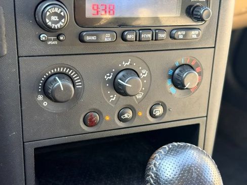 Used 2008 Pontiac Grand Prix w/ Sun And Sound Package FWD image 12