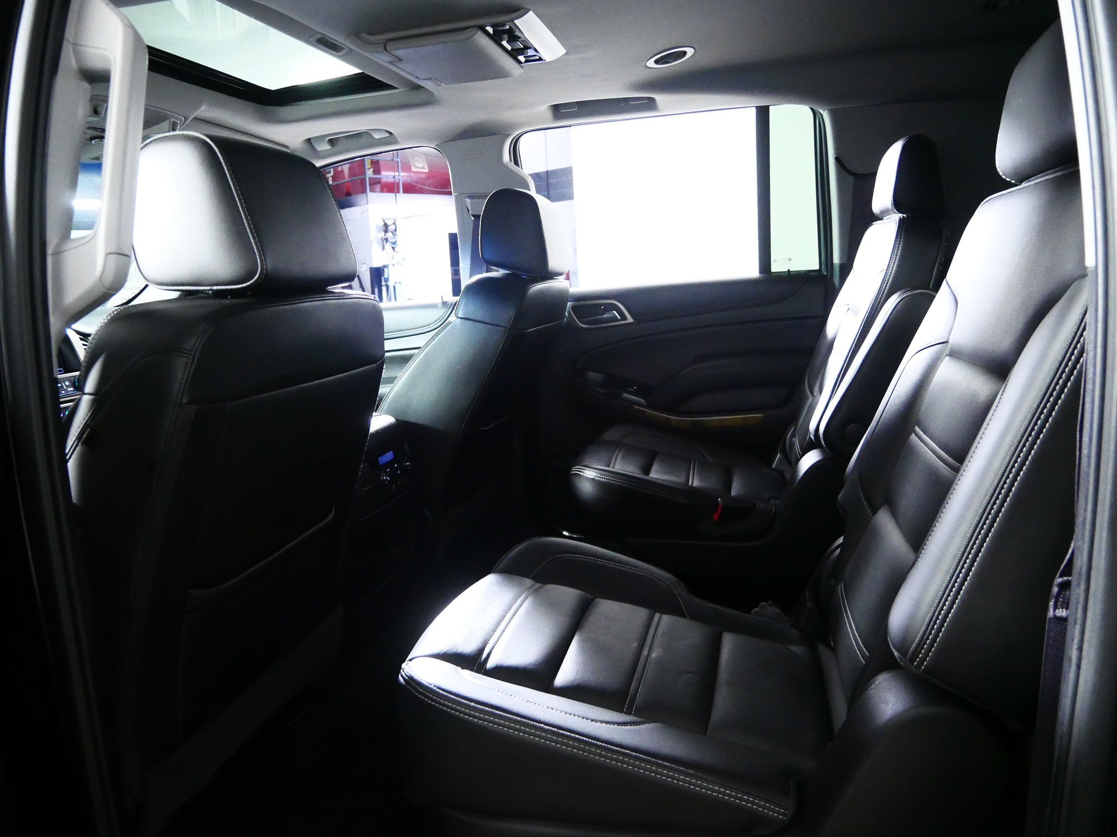 Used 2017 GMC Yukon XL Denali w/ Open Road Package AWD/4WD image 32