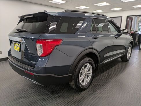 Used 2022 Ford Explorer XLT w/ Equipment Group 202A image 4