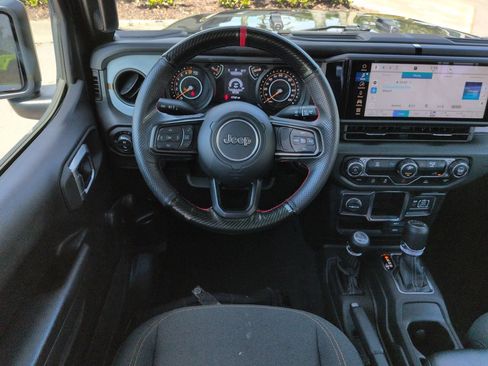 Used 2024 Jeep Gladiator Sport AWD/4WD image 15
