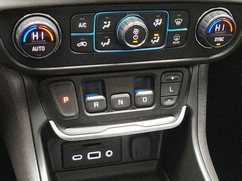 Certified 2021 GMC Terrain SLT w/ Elevation Edition image 17