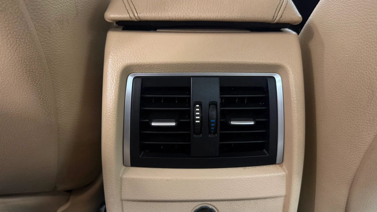 Used 2018 BMW 320i Sedan RWD image 11