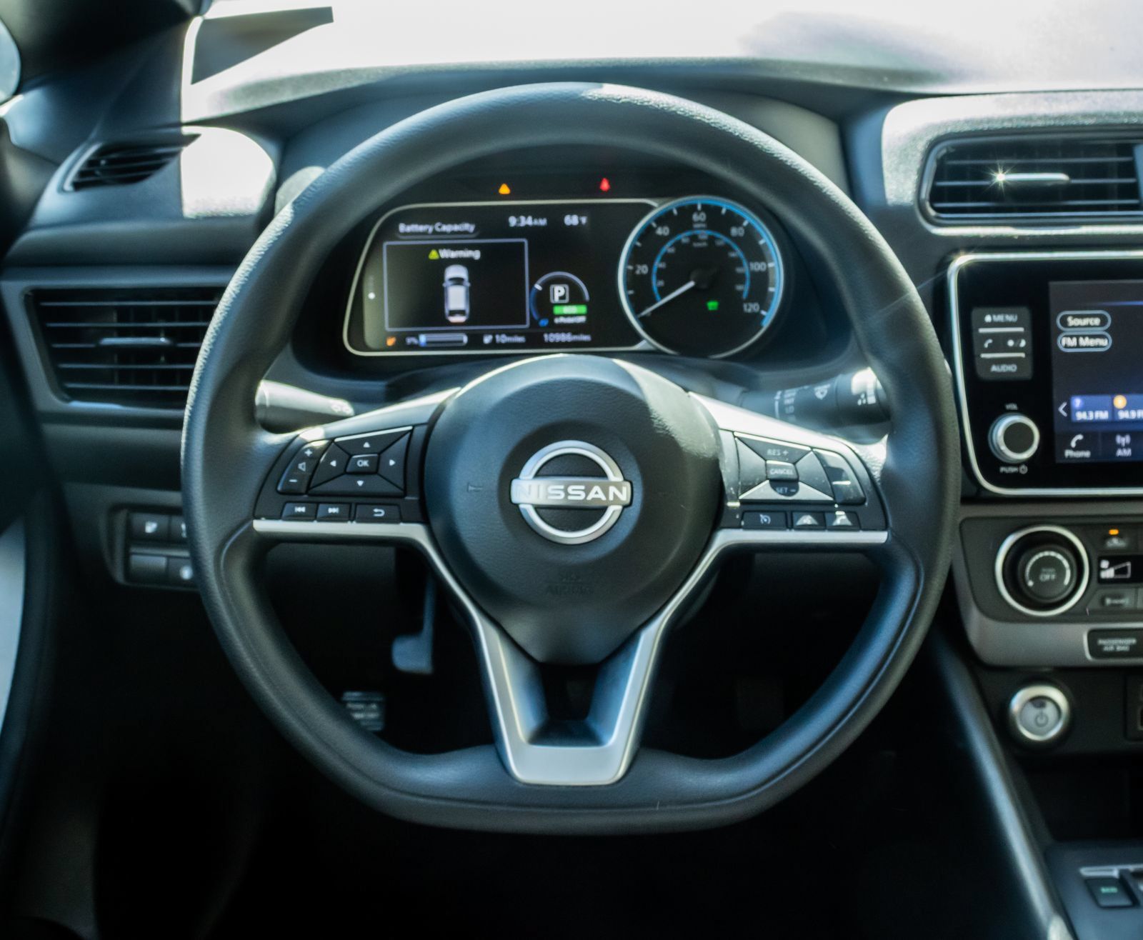 Used 2025 Nissan Leaf S FWD image 16