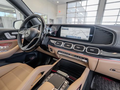 New 2025 Mercedes-Benz GLS 580 4MATIC image 19