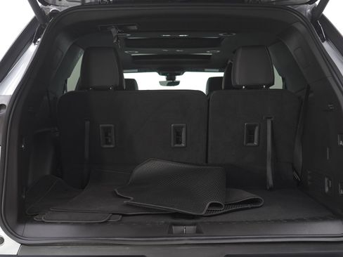 Used 2023 Chevrolet Traverse LT w/ LT Premium Package AWD/4WD image 19