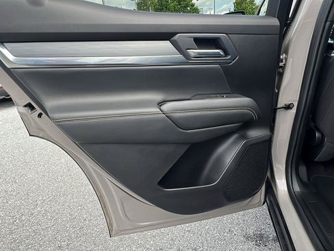 Used 2025 GMC Terrain Elevation AWD/4WD image 17