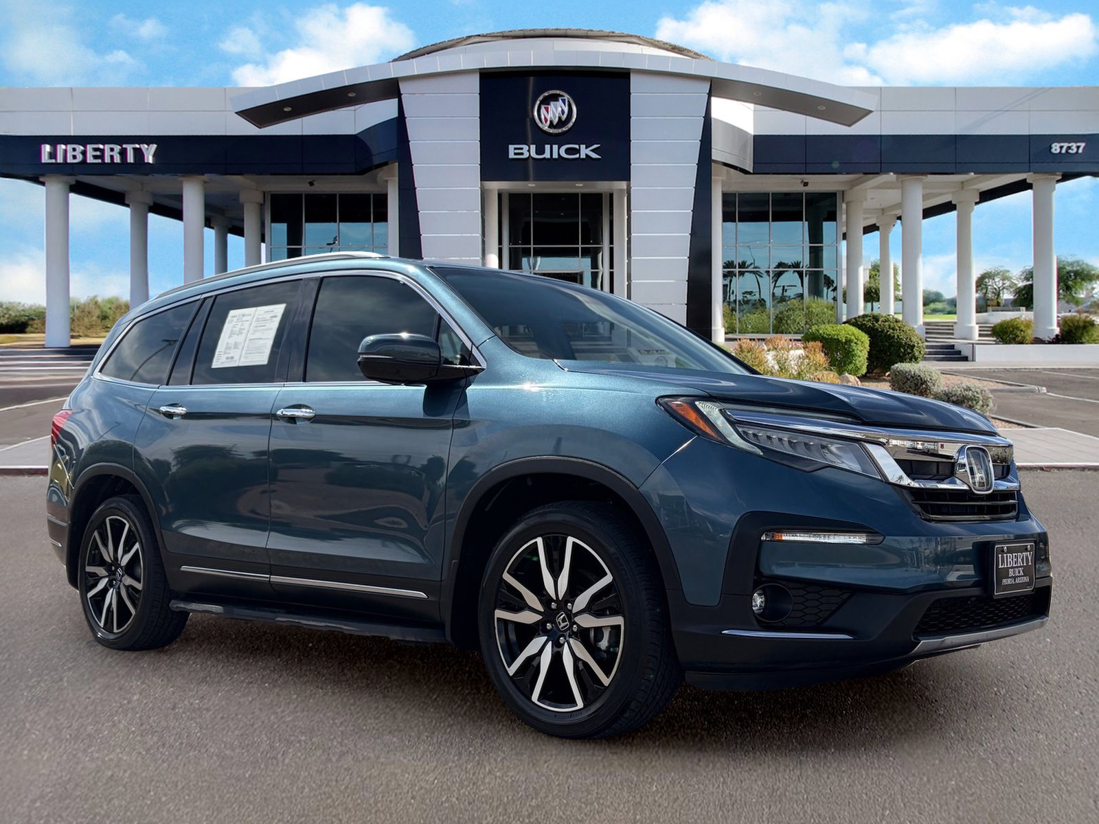 Used 2019 Honda Pilot Touring image 2