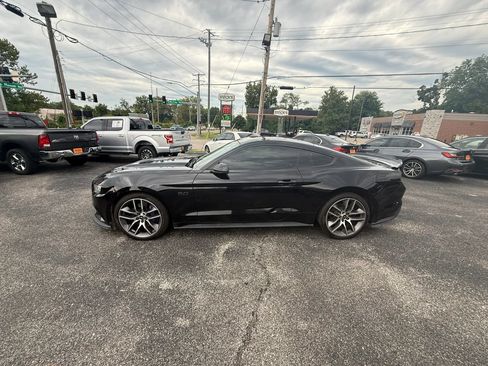 Used 2017 Ford Mustang GT Premium w/ Equipment Group 401A RWD image 2