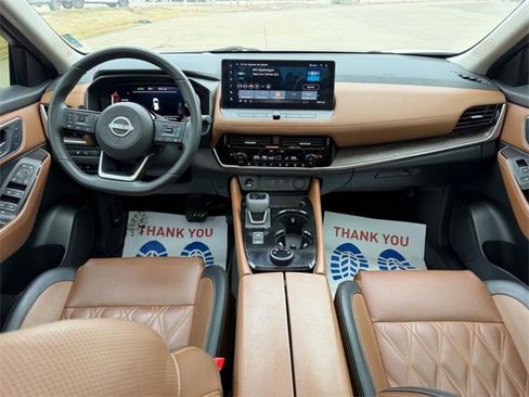 Used 2024 Nissan Rogue Platinum w/ Platinum Premium Package image 11