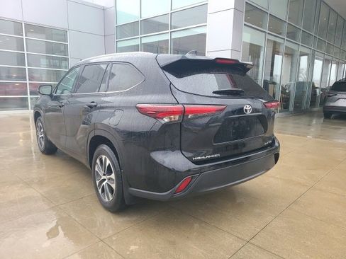 Used 2024 Toyota Highlander XLE image 5