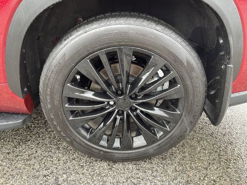 Used 2024 Toyota Highlander Platinum image 10