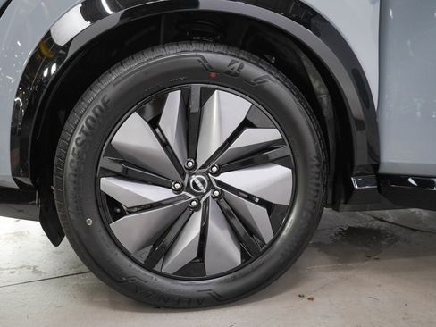 Used 2024 Nissan Ariya AWD image 31