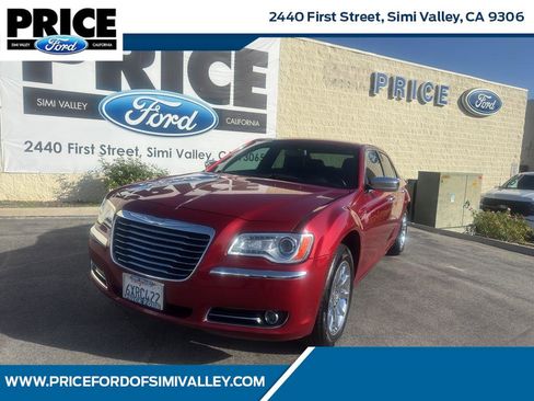Used 2012 Chrysler 300 Limited image 1
