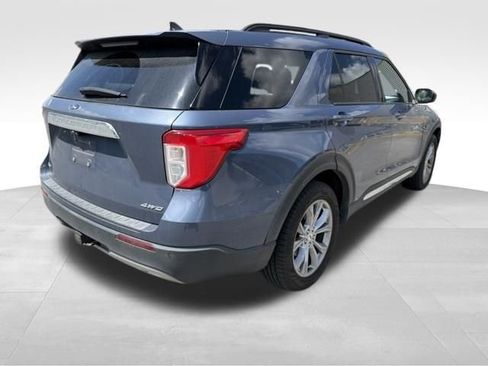 Used 2021 Ford Explorer XLT w/ Equipment Group 202A AWD/4WD image 4
