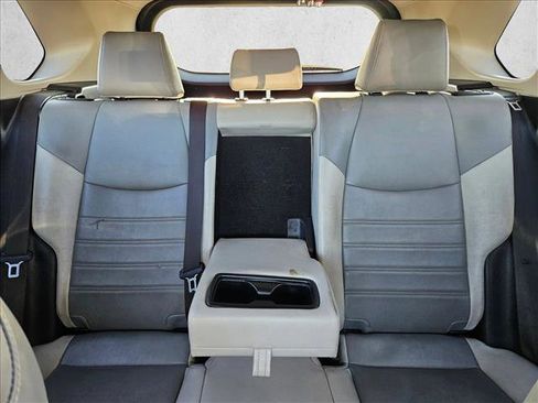 Used 2019 Toyota RAV4 XLE Premium image 17