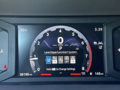 Used 2025 Toyota Tacoma SR5 AWD/4WD image 15