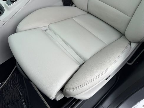 Used 2017 Mercedes-Benz B 250e image 19