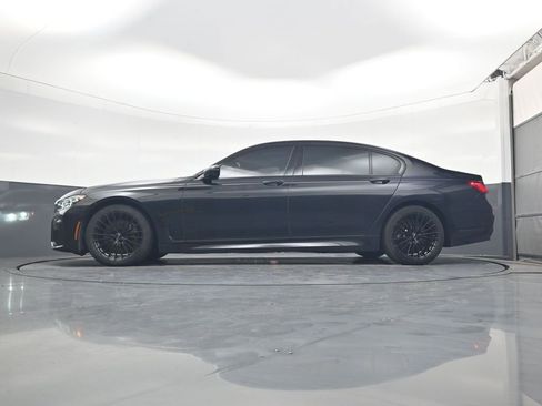 Used 2021 BMW 750i xDrive w/ Executive Package image 20