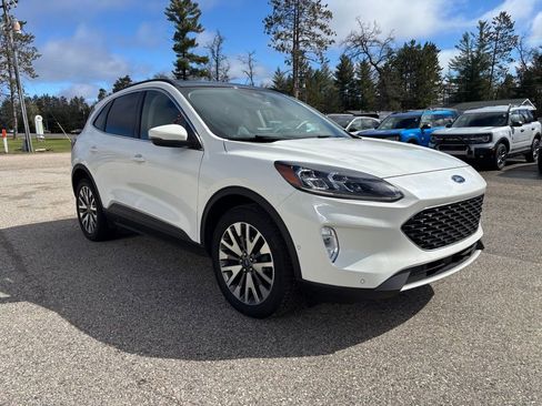 Used 2020 Ford Escape Titanium image 1