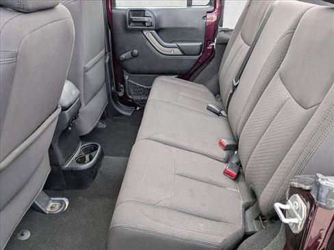 Used 2018 Jeep Wrangler Unlimited Sport w/ Connectivity Group image 16