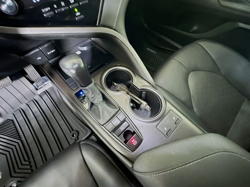 Used 2022 Toyota Camry XSE FWD image 22