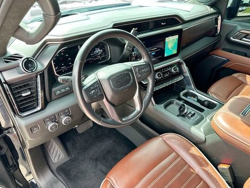 Used 2024 GMC Sierra 2500 Denali Ultimate AWD/4WD image 9