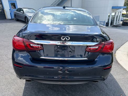 Used 2017 INFINITI Q70 3.7 w/ Sport Package RWD image 10