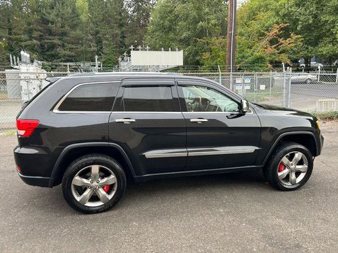 Used 2011 Jeep Grand Cherokee Overland AWD/4WD image 4