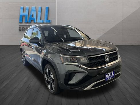 Certified 2024 Volkswagen Taos SE image 8