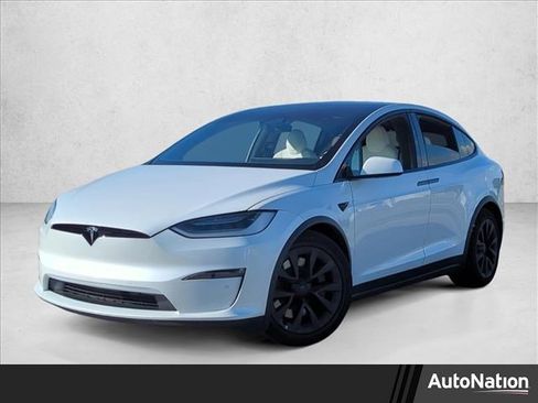 Used 2022 Tesla Model X image 1