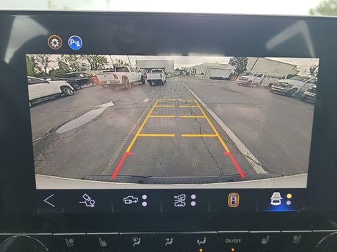 New 2026 Chevrolet Colorado ZR2 w/ Technology Package AWD/4WD image 19