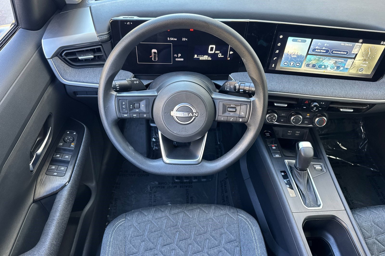 Used 2025 Nissan Kicks SV FWD image 30