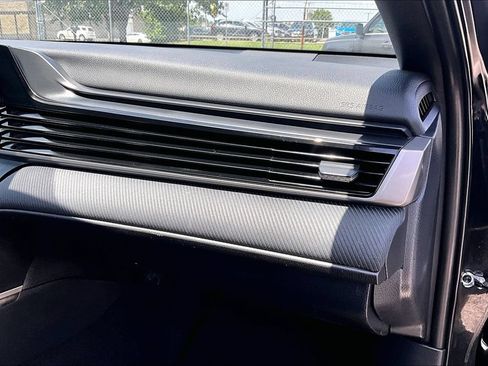 Used 2025 Toyota Camry SE FWD image 21