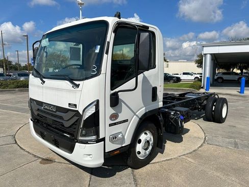 New 2025 Isuzu NPR HD RWD image 4