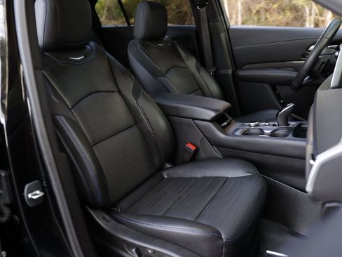 Certified 2024 Cadillac XT4 Sport image 34