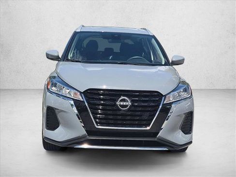 Used 2024 Nissan Kicks SV FWD image 2