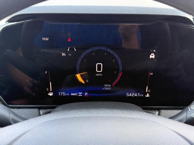 Used 2025 Chevrolet TrailBlazer LT AWD/4WD image 24