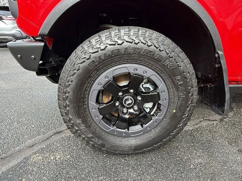 Used 2021 Ford Bronco Badlands image 10